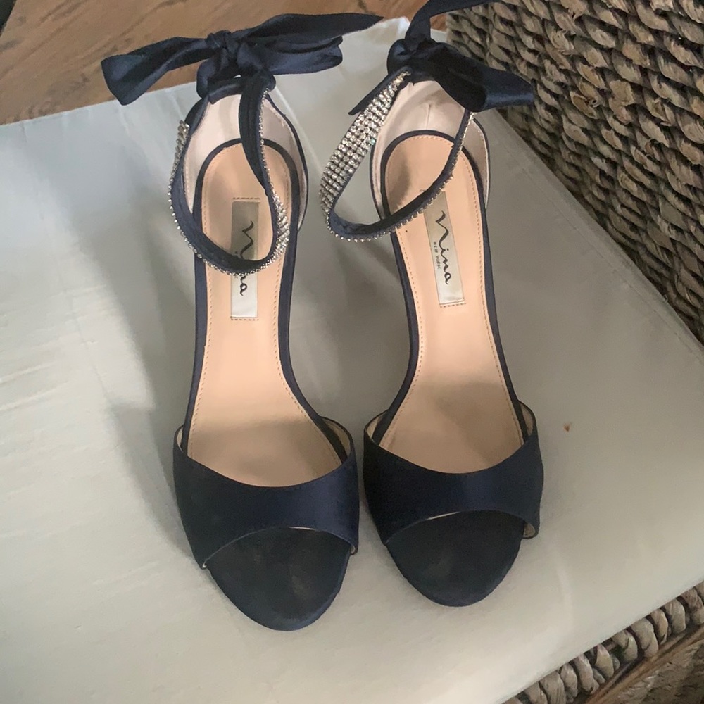 Navy Nina heels with adorable bow tie in back